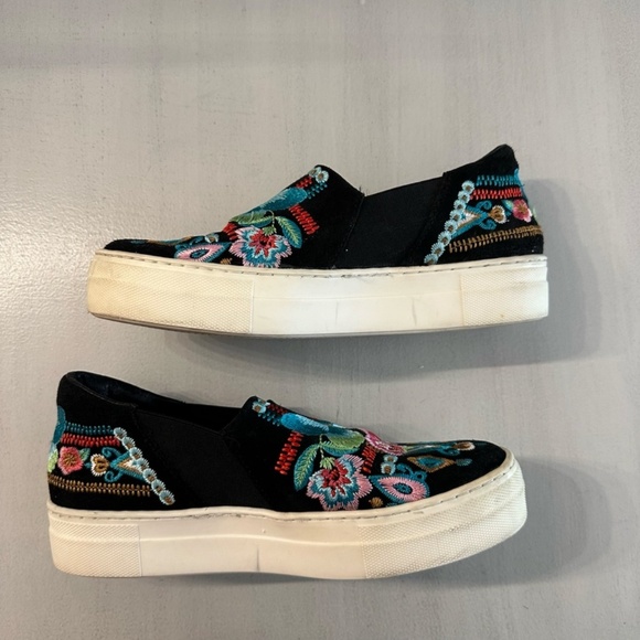 Johnny Was Women’s Slip-On Black Butterfly Embroidered Platform Sneaker Sz 5 GUC - Picture 11 of 11